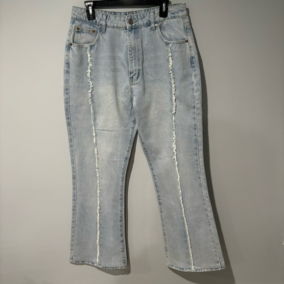 NWT Oh Polly Frayed Seam Flare Jeans Light Wash US 12 - Picture 4 of 8